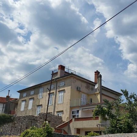Apartment Palazzo Šare Vrbnik Esterno foto