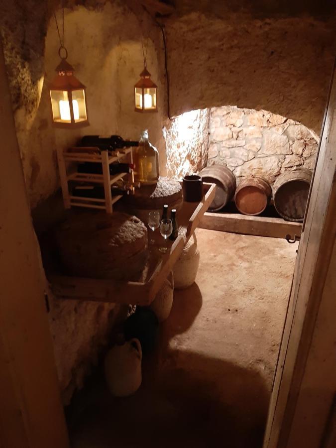 Apartment Palazzo Šare Vrbnik Esterno foto