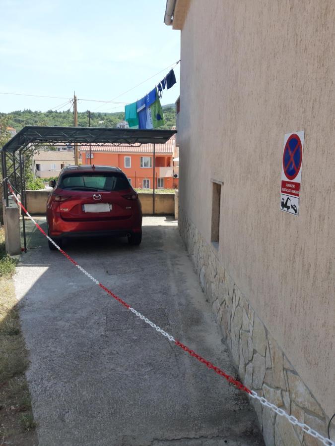Apartment Palazzo Šare Vrbnik Esterno foto