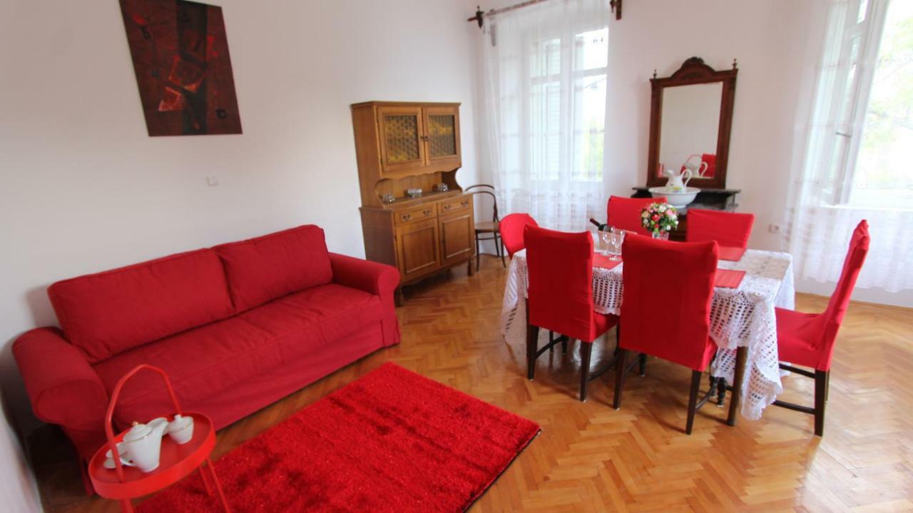 Apartment Palazzo Šare Vrbnik Esterno foto