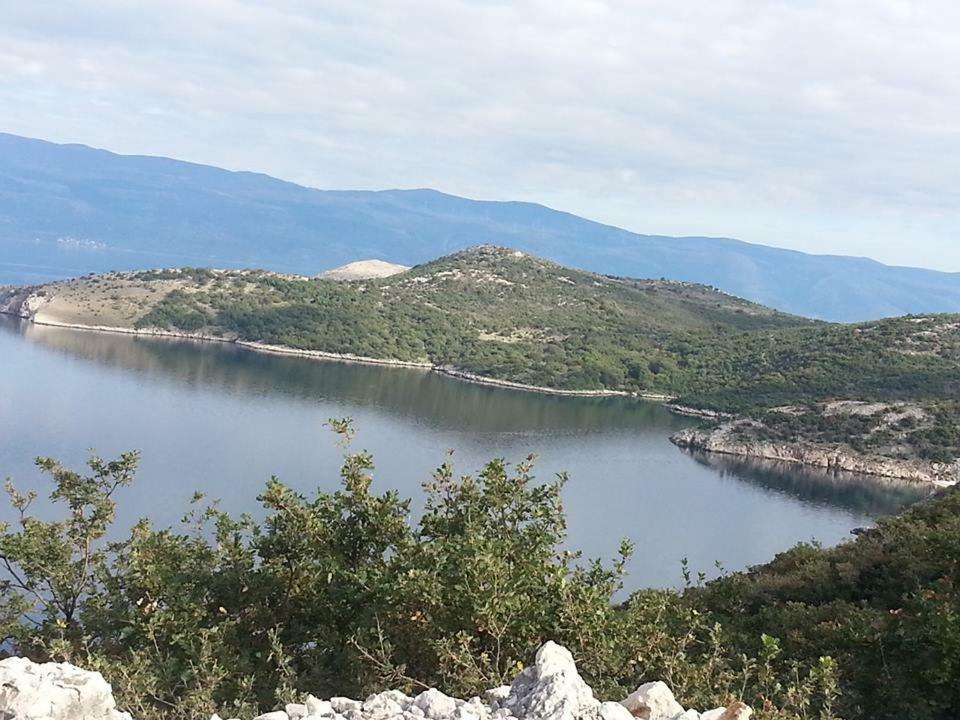 Apartment Palazzo Šare Vrbnik Esterno foto