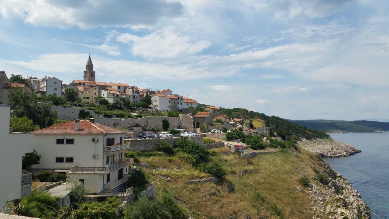 Apartment Palazzo Šare Vrbnik Esterno foto